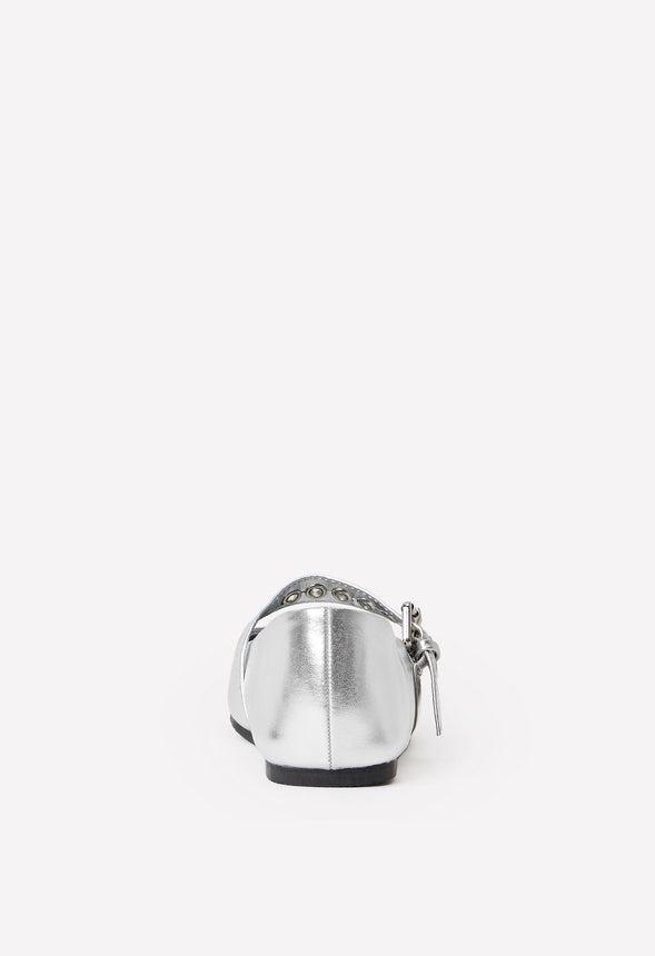 Metallic Buckle Flat Silver