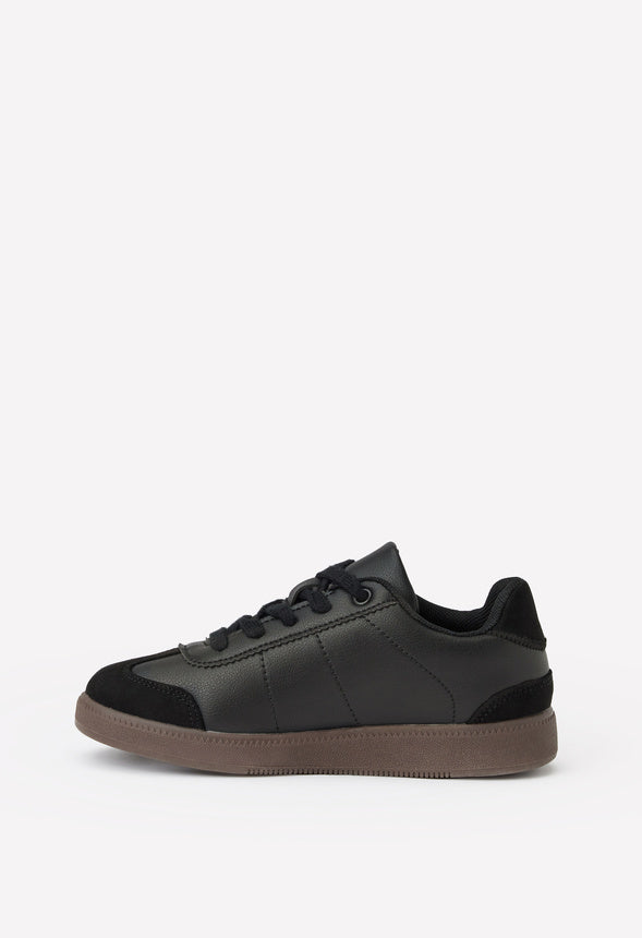 Pieced Lace Up Sneaker Black